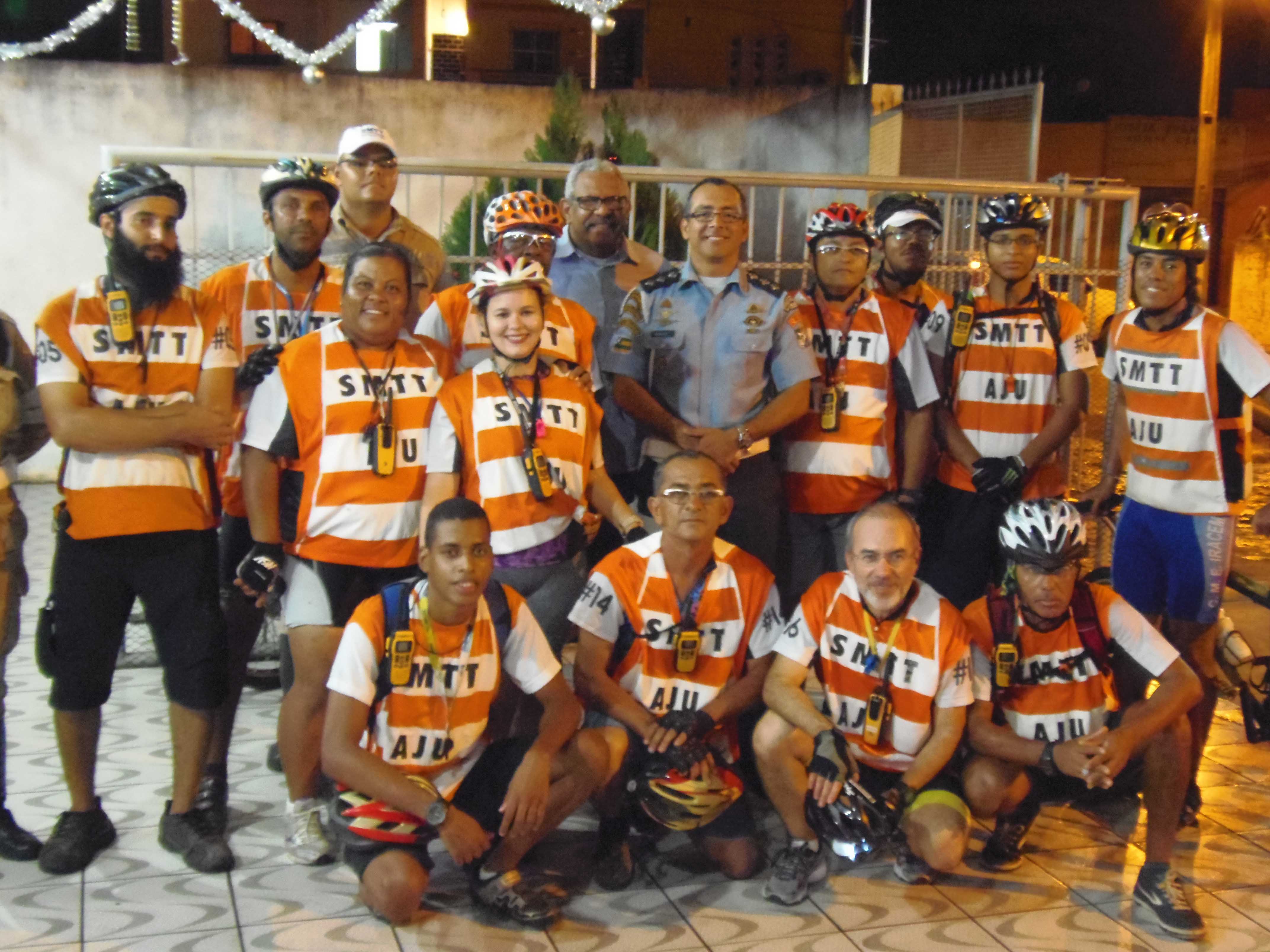 Passeio Ciclístico ‘Natal Solidário’ entrega presentes para idosos do Same - SMTT Aracaju